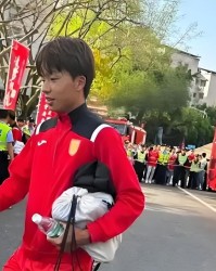 德转官宣！重庆铜梁龙防守核心已离队转会欧洲，曾立下赫赫战功