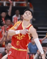九游娱乐官方入口-林秉圣出战27分钟，投篮8中2得到5分7篮板3助攻2抢断